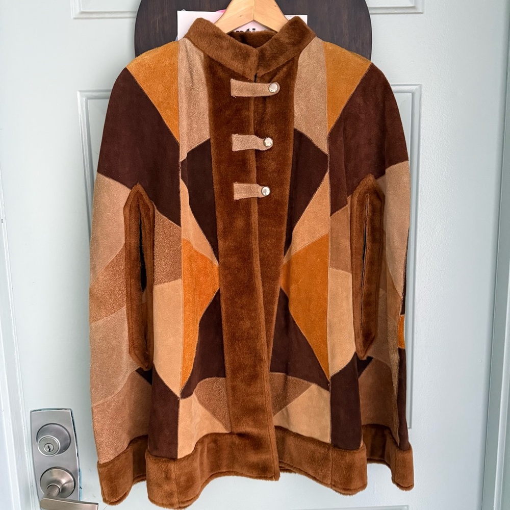 Geometric Patchwork Cape Coat - Picture 4 of 11